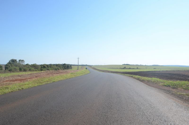 Produtores comemoram alargamento da estrada que liga BR 277 a Goioxim 