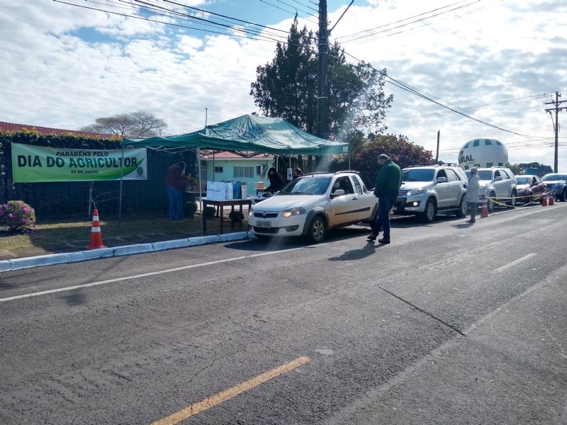 Sindicato Rural de Guarapuava comemorou Dia do Agricultor em formato Drive-Thru