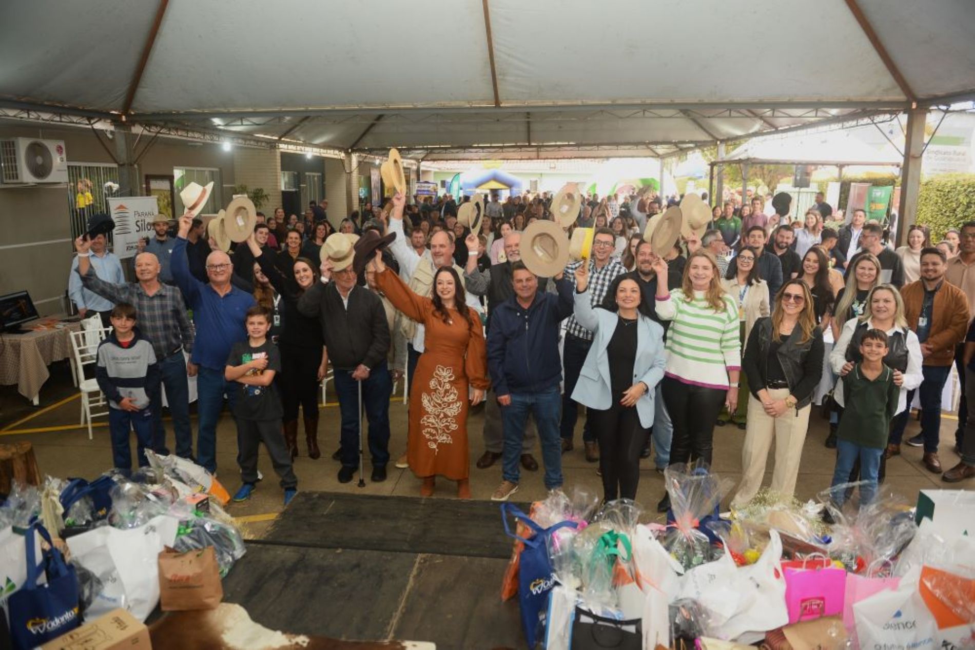 Sindicato Rural de Guarapuava reuniu 400 pessoas no Dia do Agricultor  2025