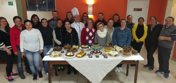 Sindicato Rural sediou curso de preparo de bolo bombom