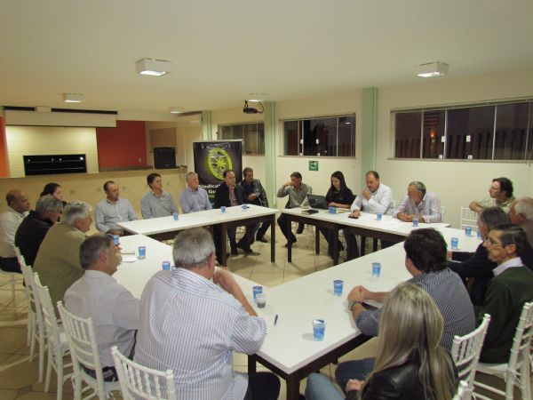  Diretores de Sindicato Rurais da regi&atilde;o discutem MP do Funrural