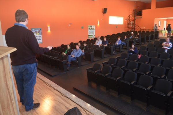 Produtores debatem lei do aprendiz no meio rural
