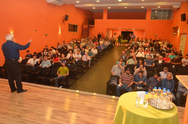 Caminhos da Soja re&uacute;ne mais de 200 pessoas em Guarapuava