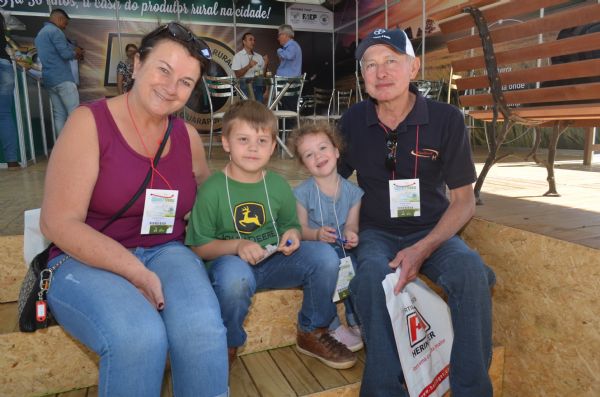 Ingrid Mayer, Leonardo Hildenbrandt, Betina Mayer e Antônio Mayer