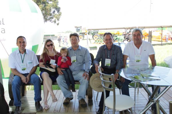 Apº Ademir Grosse, Daiane Galeski, Ana Clara Galeski, Alacir Galeski, Silvino Caus e Jo&atilde;o Arthur Barbosa Lima